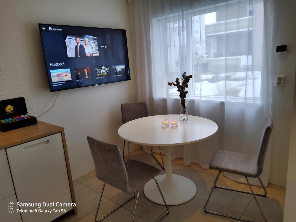 Centrum Apartment Акурейри Екстериор снимка