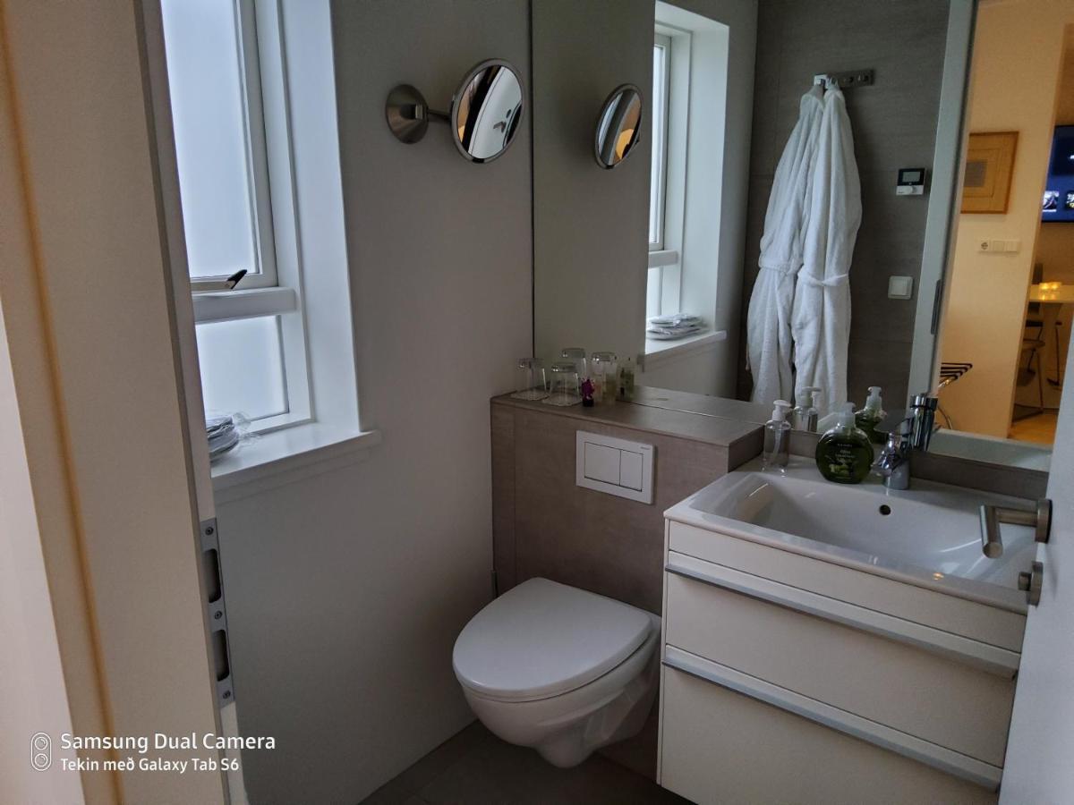 Centrum Apartment Акурейри Екстериор снимка